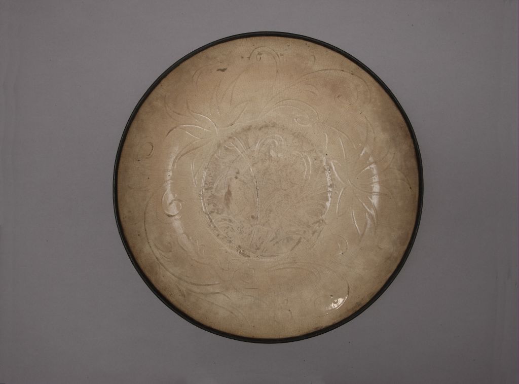 图片[2]-Imitation Ding kiln white glaze lotus plate-China Archive